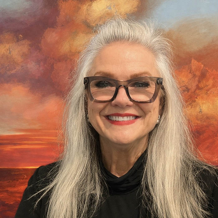 headshot of Lyn Hammond an Australian artist and gallery owner